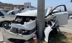 İki otomobilin çarpıştığı kaza anı araç kamerasına yansıdı: 4 yaralı