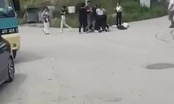 Üniversiteli genç kızlar sokak ortasında saç saça kavga etti