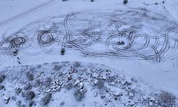 Karabük’te sürücüler karın tadını drift atarak çıkardı