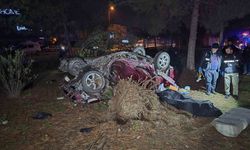 Otomobil, takla atarak çarptığı ağacı kökünden söktü: 1 ölü