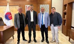 Berberler ve Kuaförler Günü'nde anlamlı ziyaret