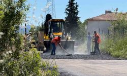 Karabük'te sıcak asfalt çalışmaları devam ediyor