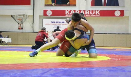 Karabük'te Okul Sporları Güreş Grup Müsabakaları başladı