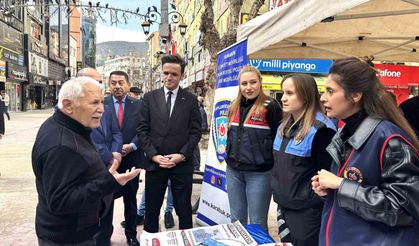 Karabük'te dolandırıcılığa karşı bilgilendirme stantları kuruldu