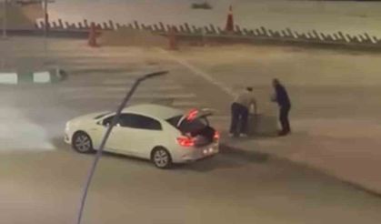 Kaldırım taşı çalan 2 zanlı yakalandı