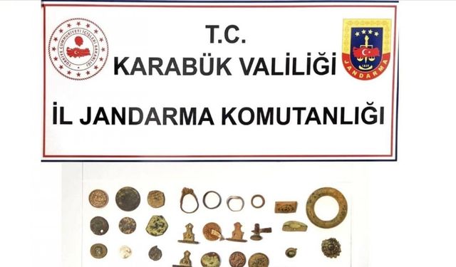 Safranbolu’da araçta 43 parça tarihi eser ele geçirildi