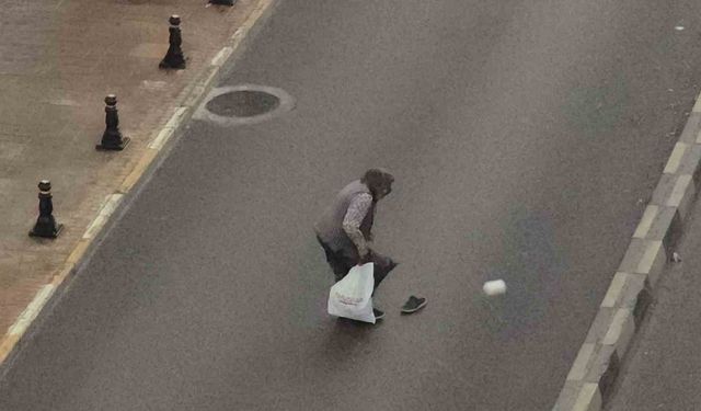 Karabük’te fırtına ve yağmur etkili oldu, yollar göle döndü