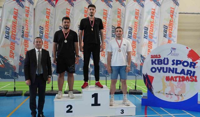 KBÜ’deki spor oyunlarında dereceye girenlere ödülleri verildi