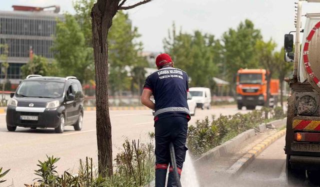 Karabük Belediyesi, şehir genelinde temizliği kesintisiz sürdürüyor