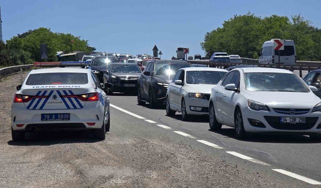 Kemikli Rampaları’nda tatil dönüşü yoğunluğu başladı