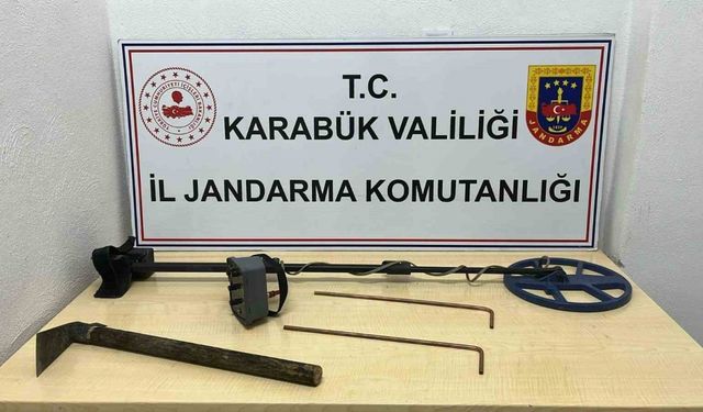 Tarihi kentte defineciler suçüstü yakalandı