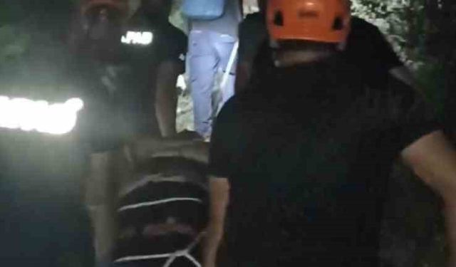 5 metre yükseklikten mağaraya düşen genç kurtarıldı