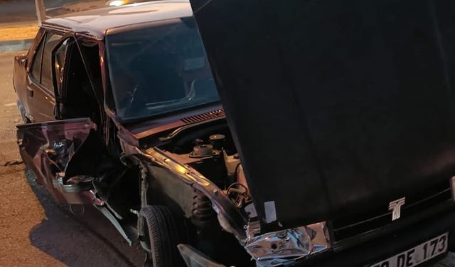 Karabük’te kamyonet ile otomobil çarpıştı: 2 yaralı