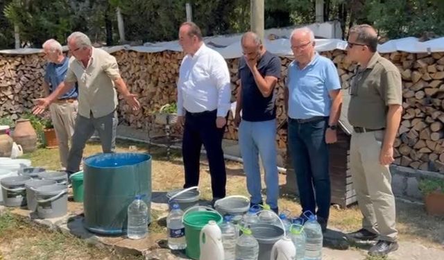 Milletvekili Akay, su sorunu yaşayan Yazıköy halkı ile bir araya geldi