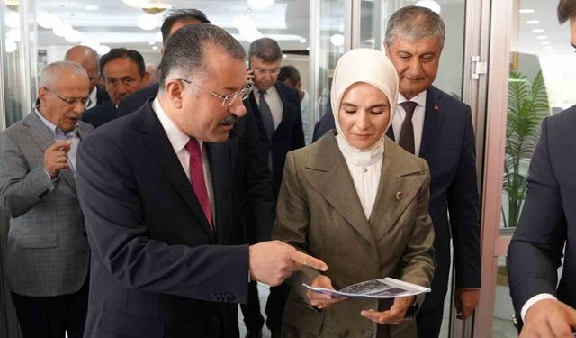 Rektör Kırışık bilimsel verilerle hazırlanan modeli Bakan Göktaş’a sundu