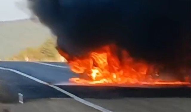 Karabük’teki feci kaza kamerada: Otomobilller alev topuna döndü
