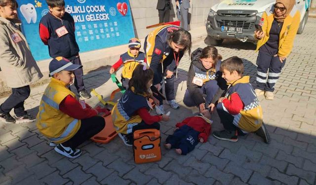 "Sağlıklı Çocuk, Sağlıklı Gelecek" programı devam ediyor