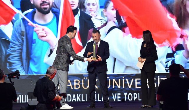 Sosyalfest, Uluslararası Elmas Ödülleri’nden ödülle döndü