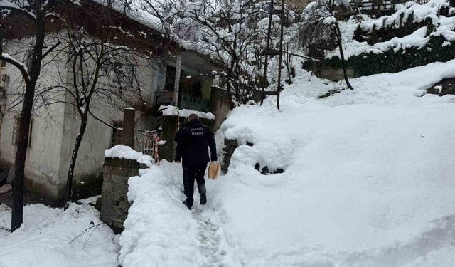 Karabük Belediyesi kış şartlarında hizmetlerini sürdürüyor