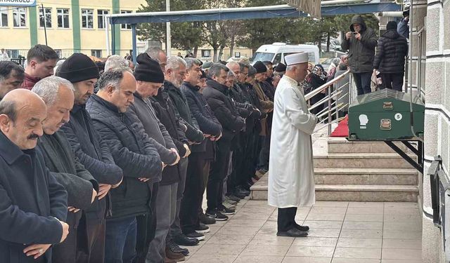 Denizde boğulan gencin cenazesi Karabük'te toprağa verildi