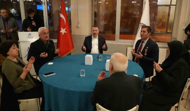 Karabük Üniversitesi'nde şehitler için iftar programı düzenlendi