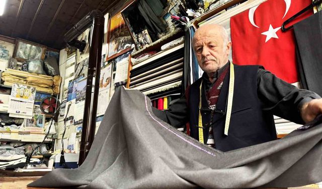 Mesleğinde yarım asrı geride bırakan terzi tarihi kentte zamana direniyor