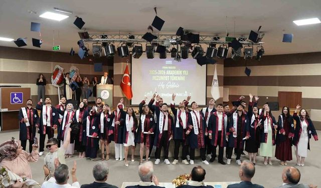 KBÜ'de mezuniyet coşkusu sürüyor: Orman mühendisleri, sosyal bilimciler ve diş hekimleri diplomalarını aldı