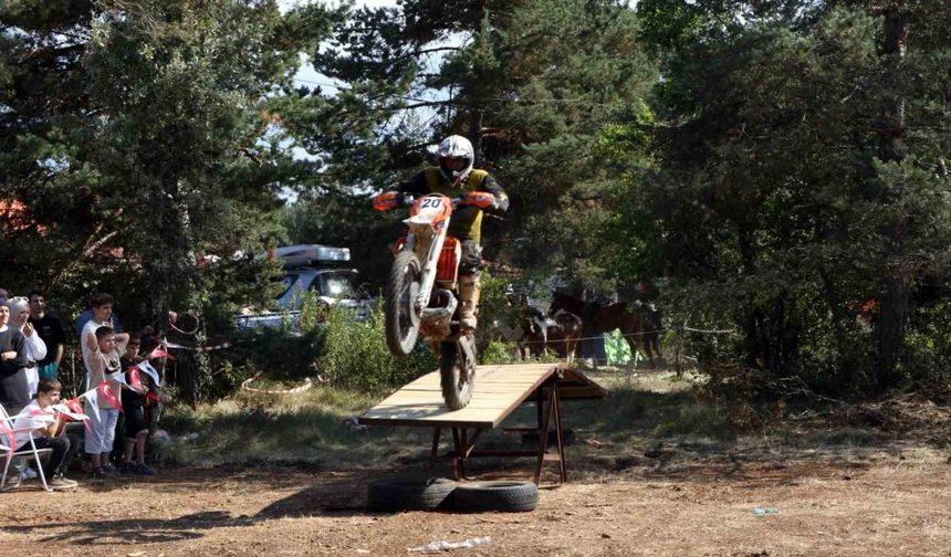 Motosiklet festivalinde motokros ve off-road nefes kesti