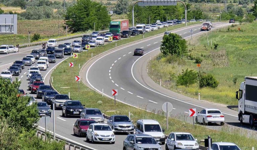 Kemikli Rampaları’nda tatil dönüşü yoğunluğu sürüyor