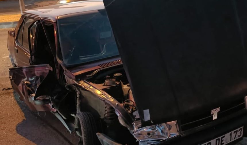 Karabük’te kamyonet ile otomobil çarpıştı: 2 yaralı