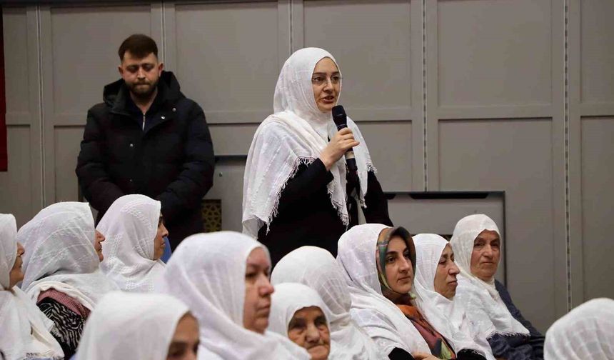 Karabüklü kadınlardan Başkan Güneş'e yöresel kıyafetli destek