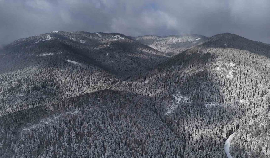 Karabük'ün yüksek kesimlerinde kar yağışı etkili oluyor