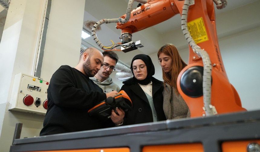 KBÜ'de yapay zekâ destekli robot projelerine TÜBİTAK desteği