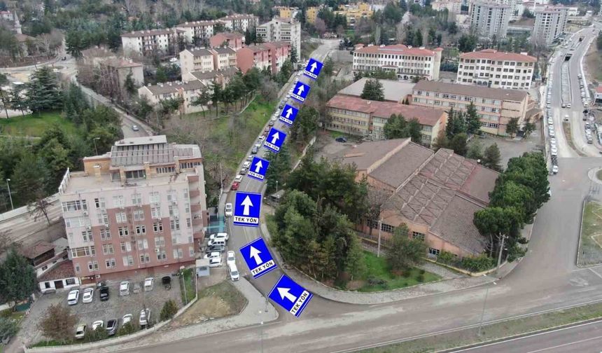 Polis evi istikametindeki Fatih Caddesi tek yön oldu