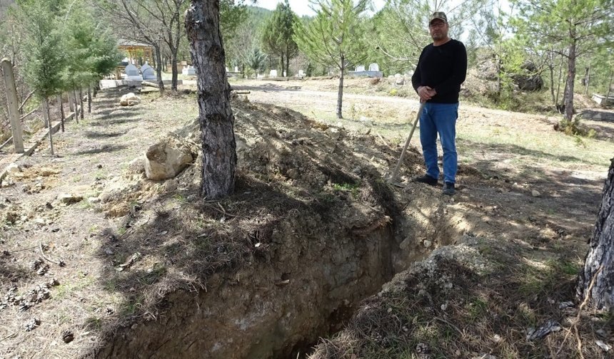 Dokuz kez ölümden döndü, mezarını kazmaya başladı