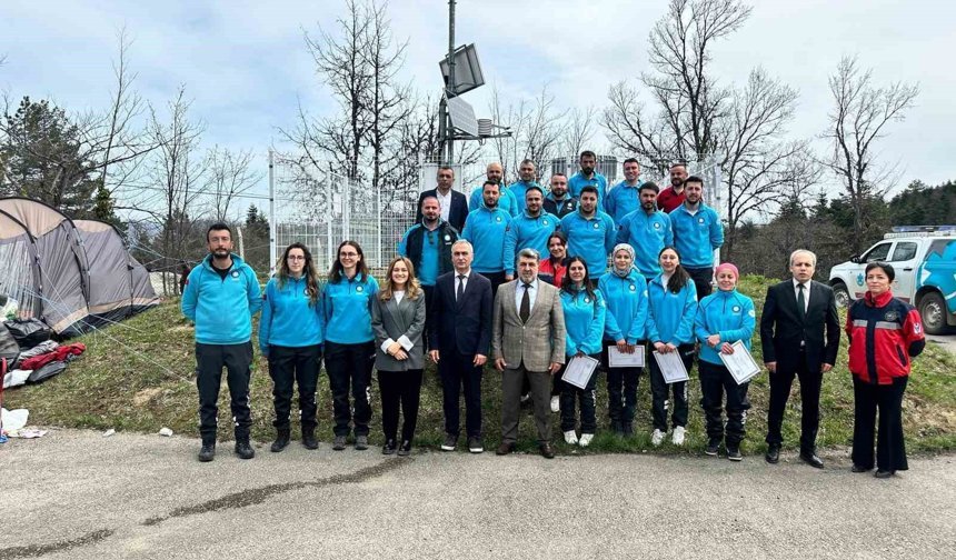 Karabük UMKE'den güç gösterisi: 16 yeni gönüllü ile afetlere hazırlık seviyesi arttırıldı