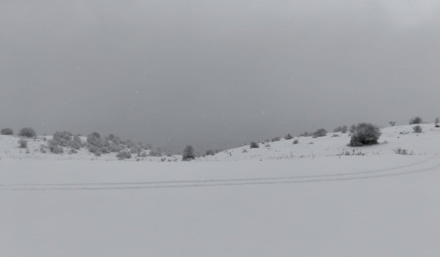 Keltepe Kayak Merkezi'nde kar yağışı etkili oldu