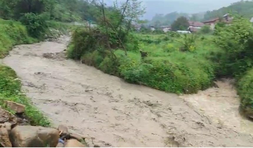 Sağanak sonrası derelerdeki su seviyeleri yükseldi