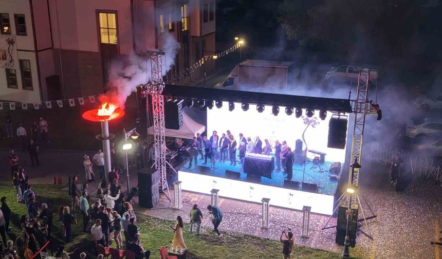 Uluslararası Altın Safran Belgesel Film Festivali'nde meşale yandı