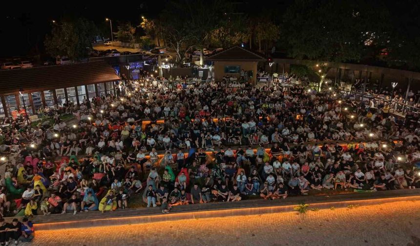 Karabük'te Dünya Kupası finali dev ekranda izlendi