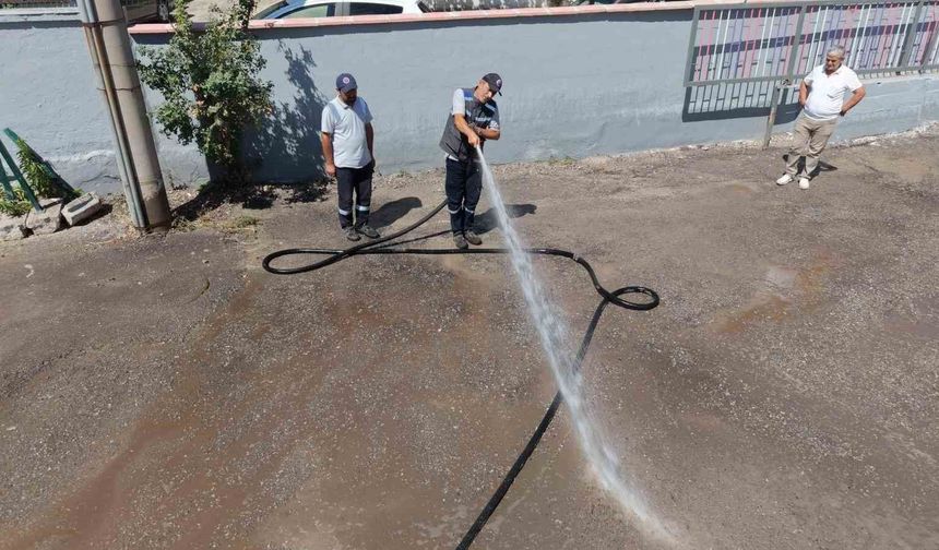 Karabük Belediyesinden okullarda temizlik çalışması