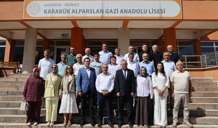 Karabük'te 3. Bölge Eğitim Kurumu Müdürleri Toplantısı gerçekleştirildi