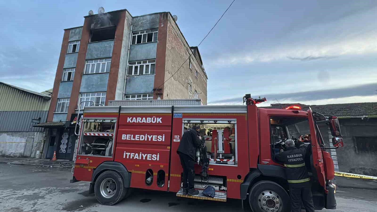 6 kişinin yaşadığı daire alevlere teslim oldu