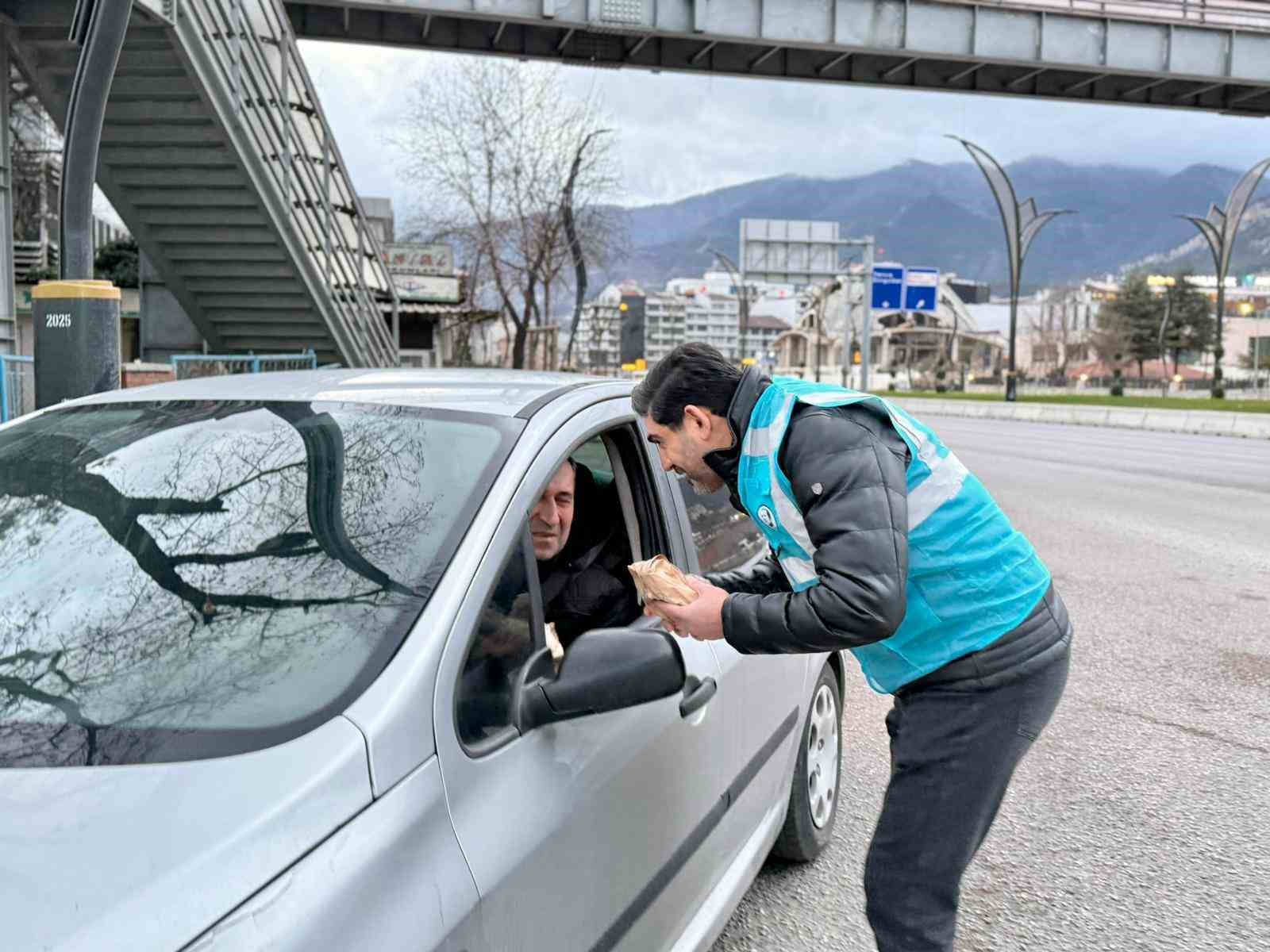 AK Parti Gençlik Kollarının 'İftara 5 Kala' geleneği sürüyor