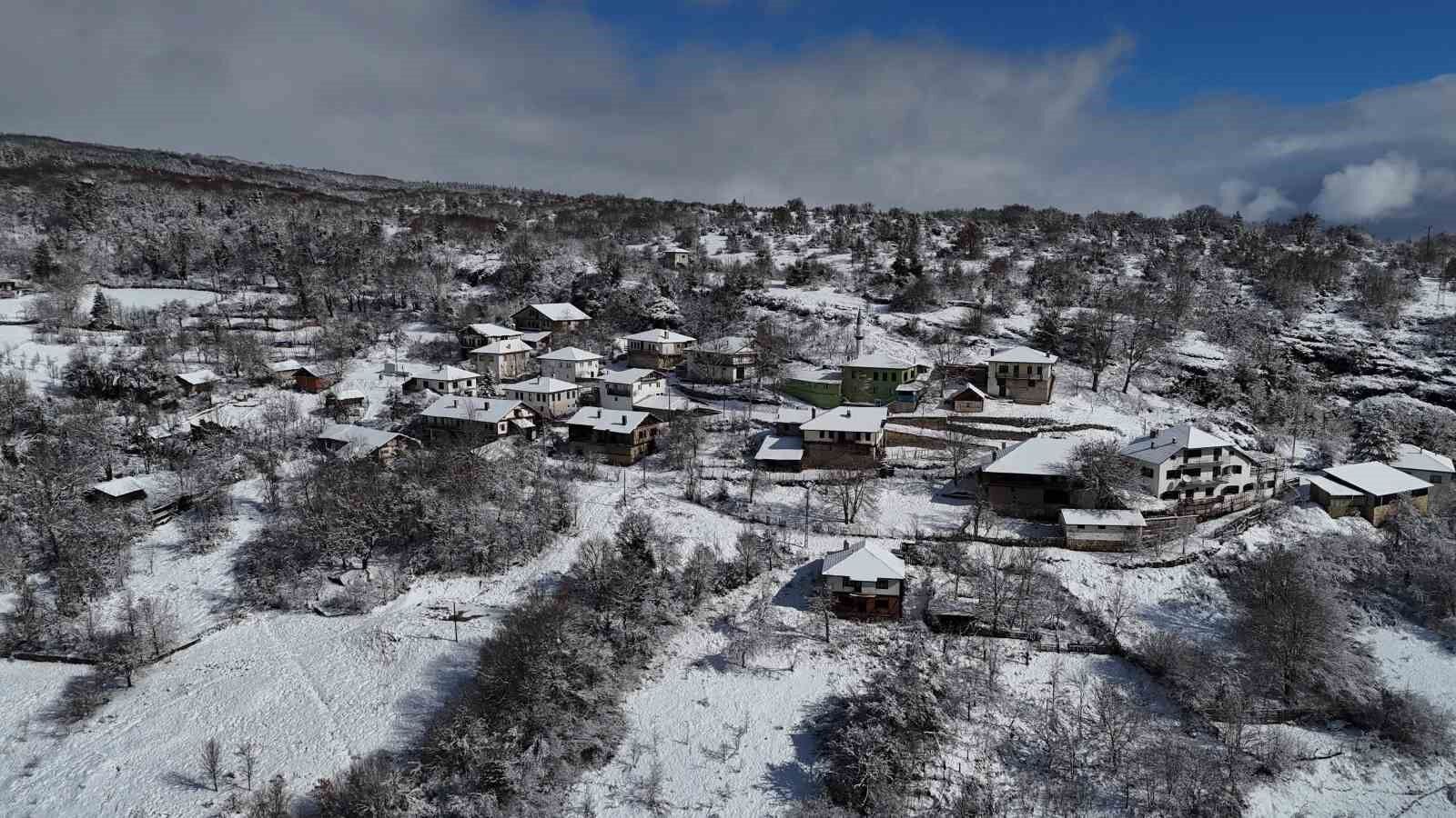 Güneşin açmasıyla oluşan eşsiz kar manzaraları dronla görüntülendi