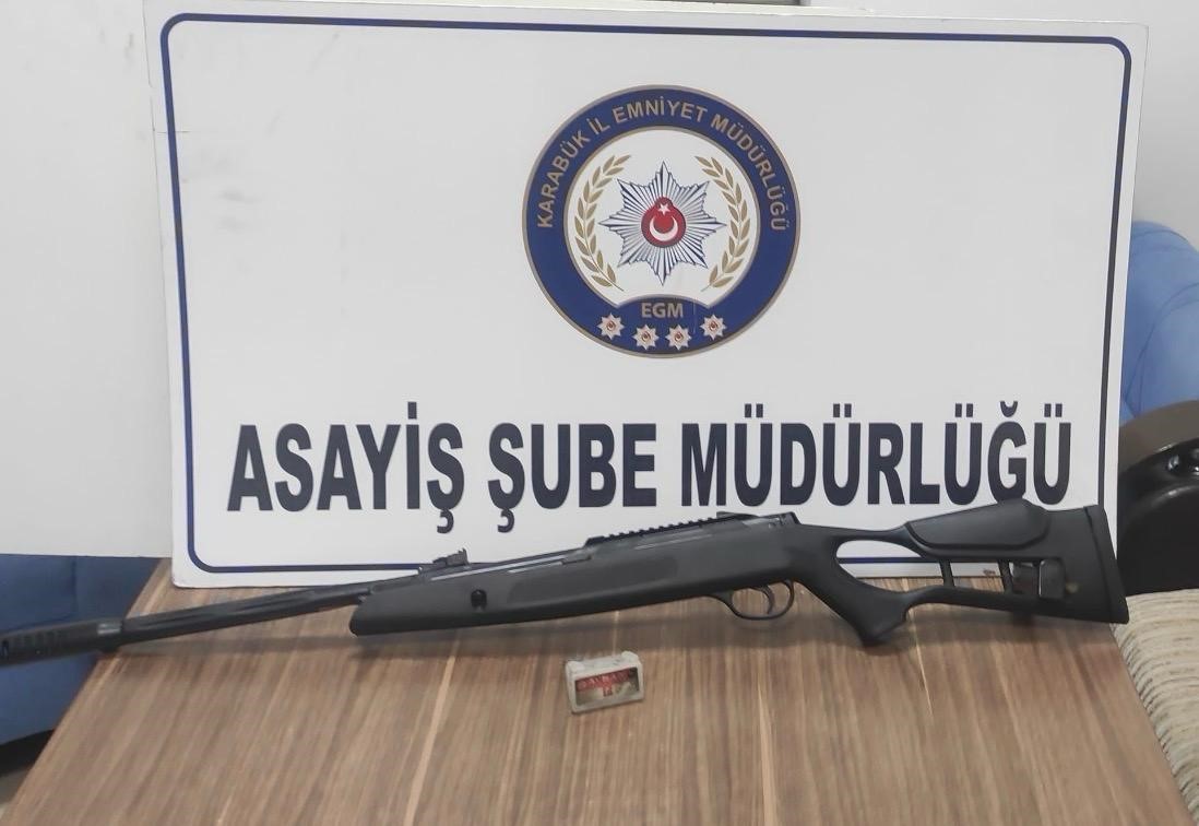 Karabük'te asayiş uygulamalarında aranan 100 kişi yakalandı