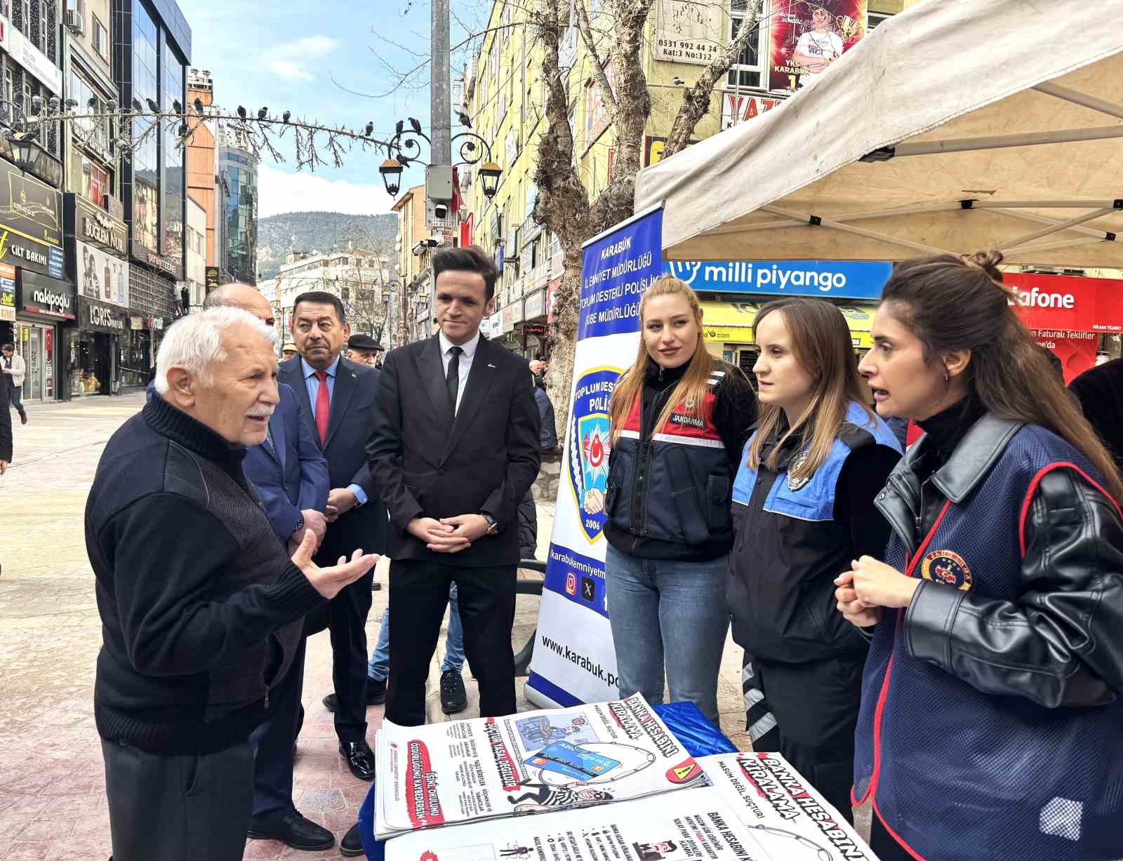 Karabük'te dolandırıcılığa karşı bilgilendirme stantları kuruldu
