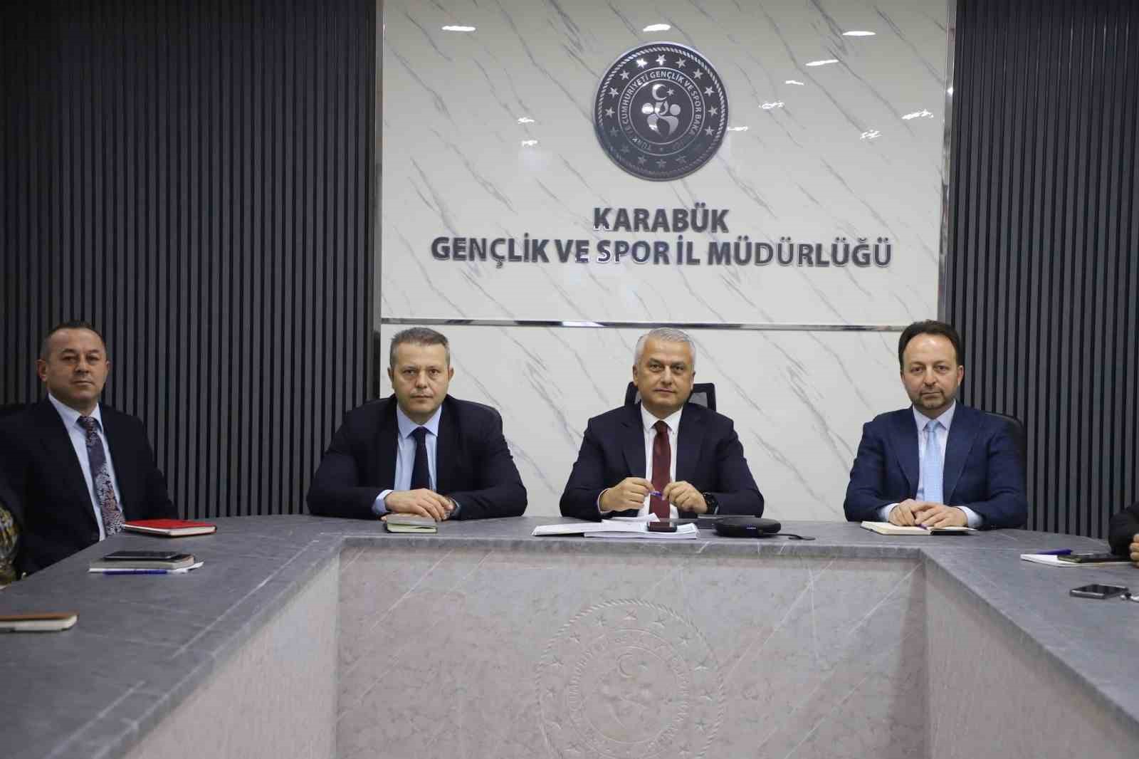 Karabük'te gençlik ve spor çalışmaları masaya yatırıldı