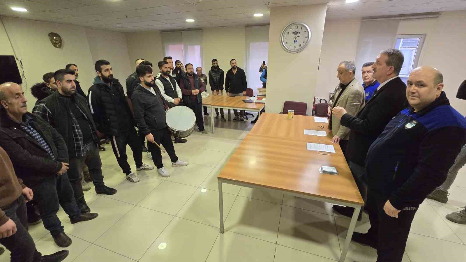 Karabük'te Ramazan geleneği sürüyor: 55 davulcu vatandaşları sahura kaldıracak