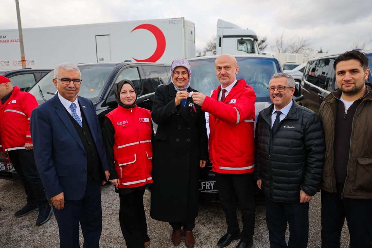 Türk Kızılay Karabük Şubesi'ne yeni hizmet aracı